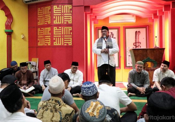 Wagub Rano Mulai Safari Ramadan di Masjid Lautze