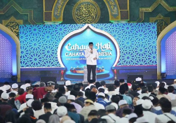 Ribuan Jemaah Padati Masjid Raya Al-A'zhom untuk Kegiatan Cahaya Hati